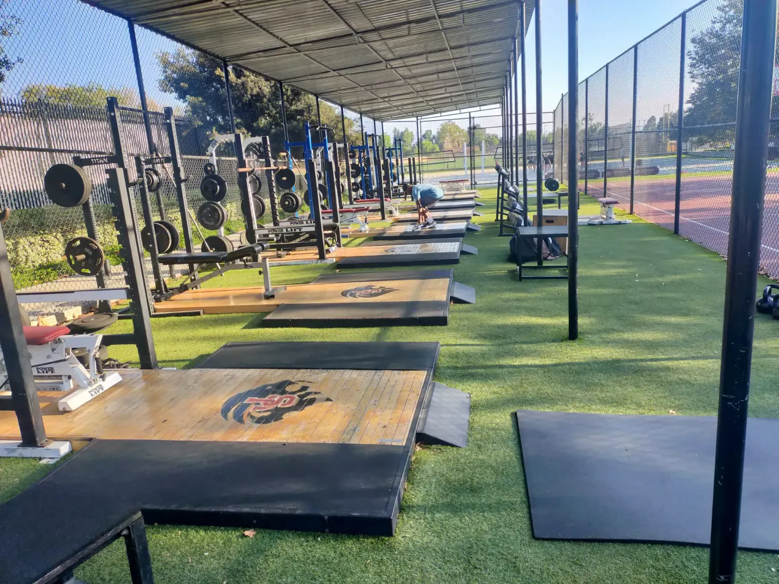 Outdoor weights space JSERRA.jpeg