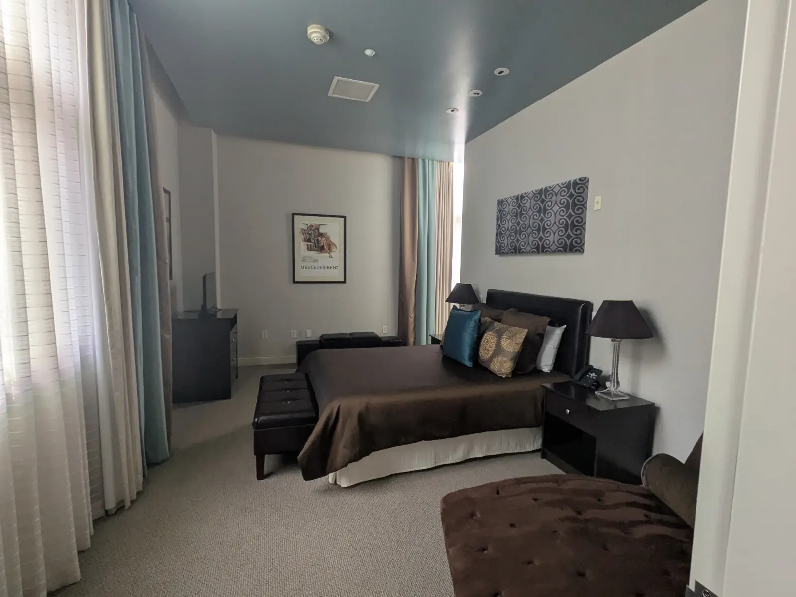 Suite for a VIP 6.jpg