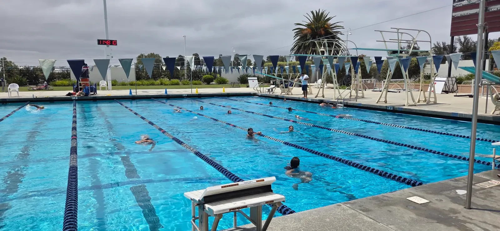 25 yards outdoor swimming pool